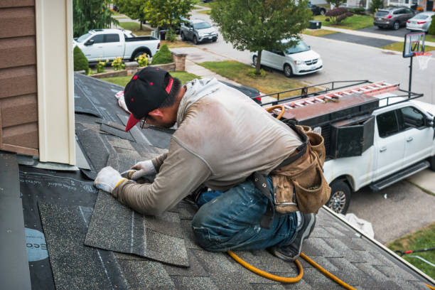 Professional Gutter Repair And Installation technician working in Bay City, MI
